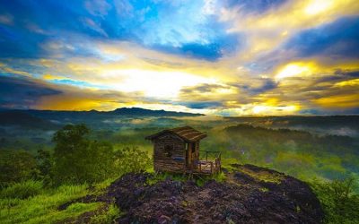 Menikmati Sensasi Puncak Diselimuti Kabut di Gunung Ireng