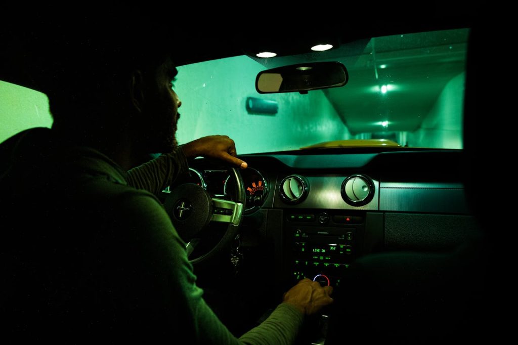 Ambient light mobil. Sumber: unsplash.com